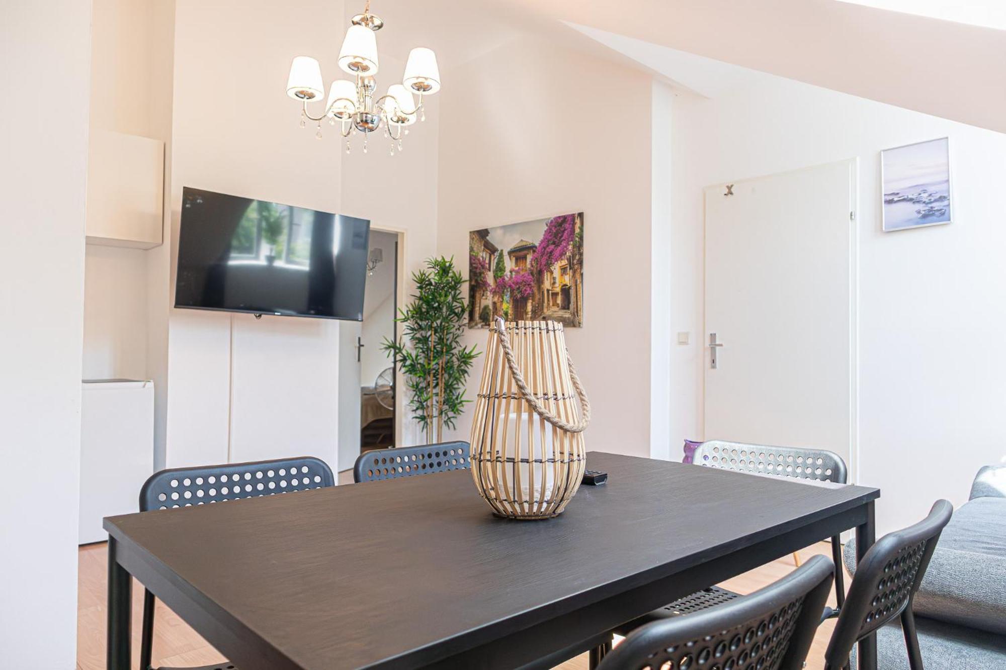 Spacious 2Br Apt Great Location - Near Schoenbrunn Wien Exteriör bild