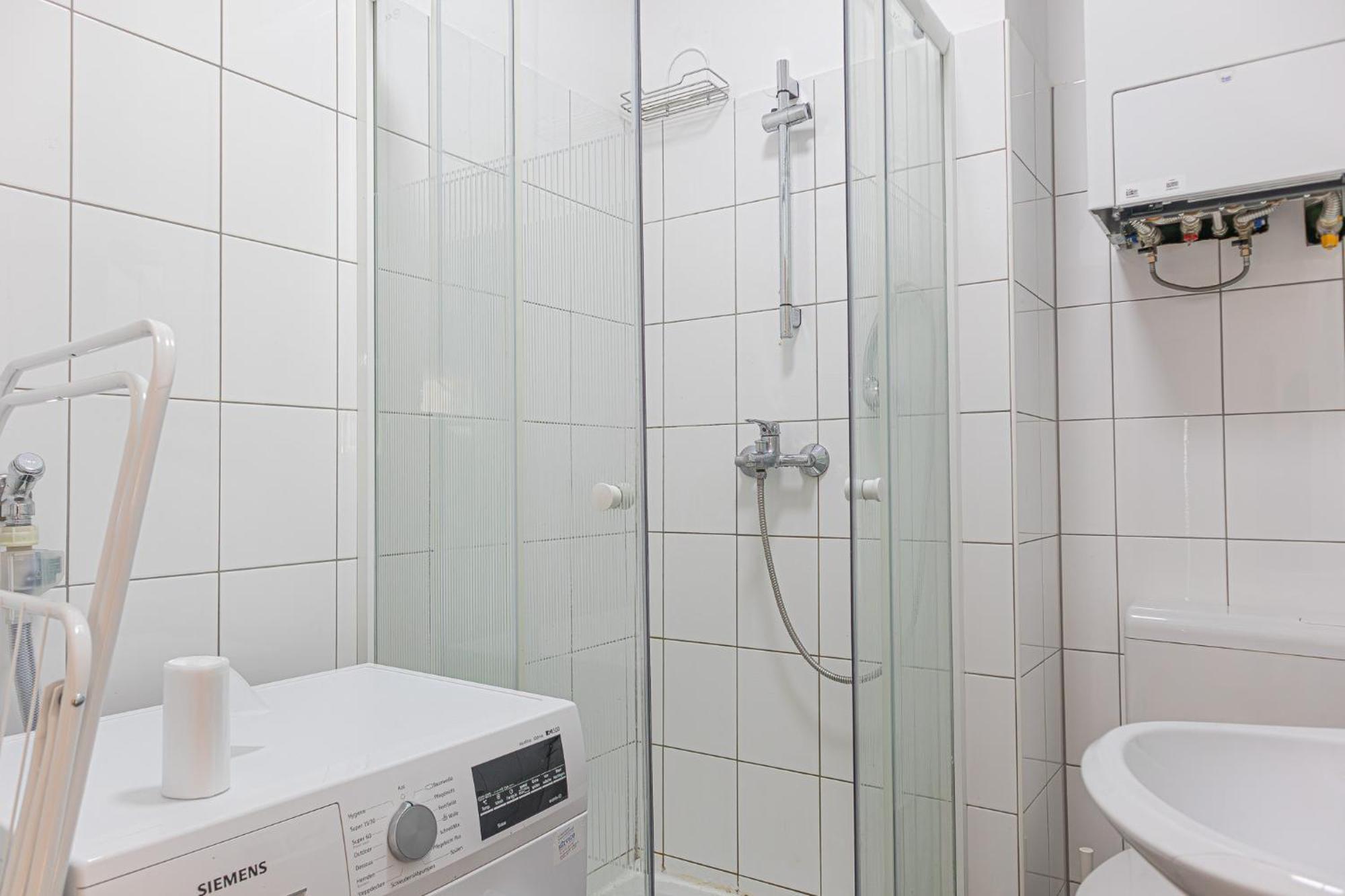 Spacious 2Br Apt Great Location - Near Schoenbrunn Wien Exteriör bild